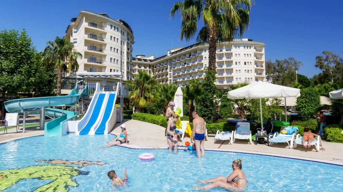 Mondo travel Antalya,  Hotel Mukarnas spa & resort, bazen
