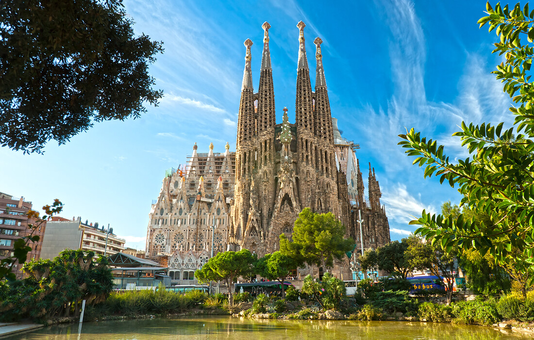 crkva Sagrada Familia, putovanje Barelona, krstarenje Mediteranom, garantirani polasci