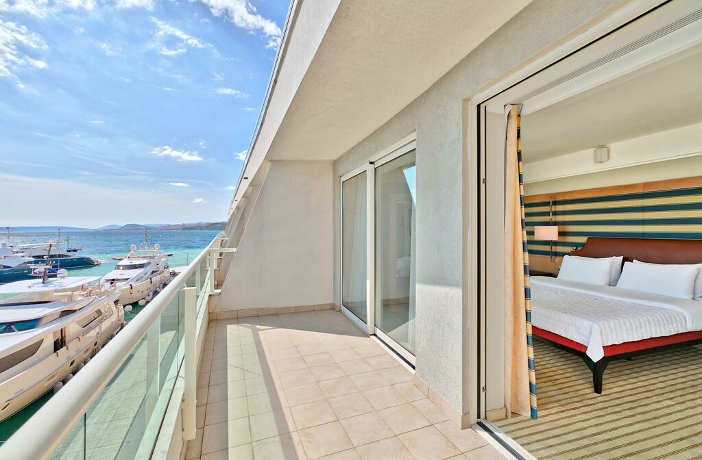 Podstrana, Hotel Le Meridien Lav, balkon sa pogledom na marinu
