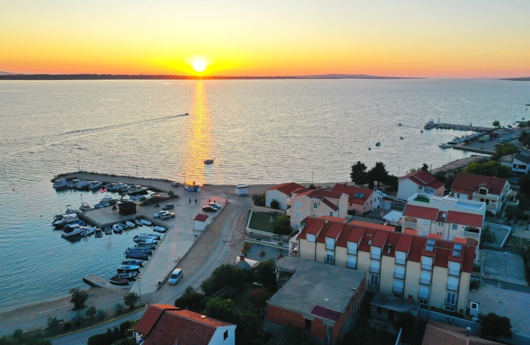 Hotel Beni, zalazak sunca