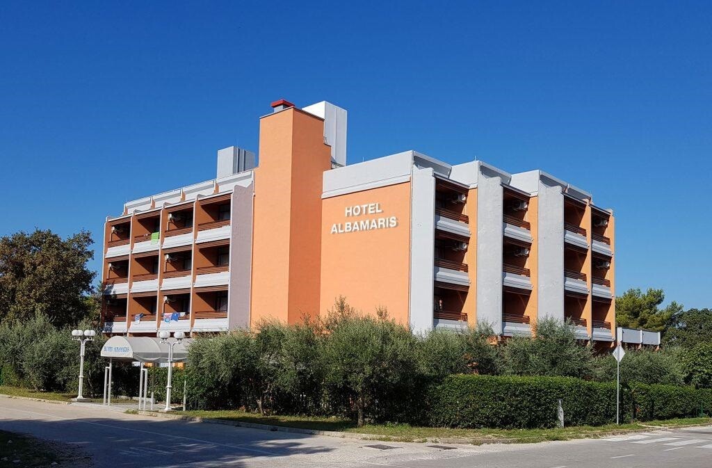 Hotel Albamaris, Biograd