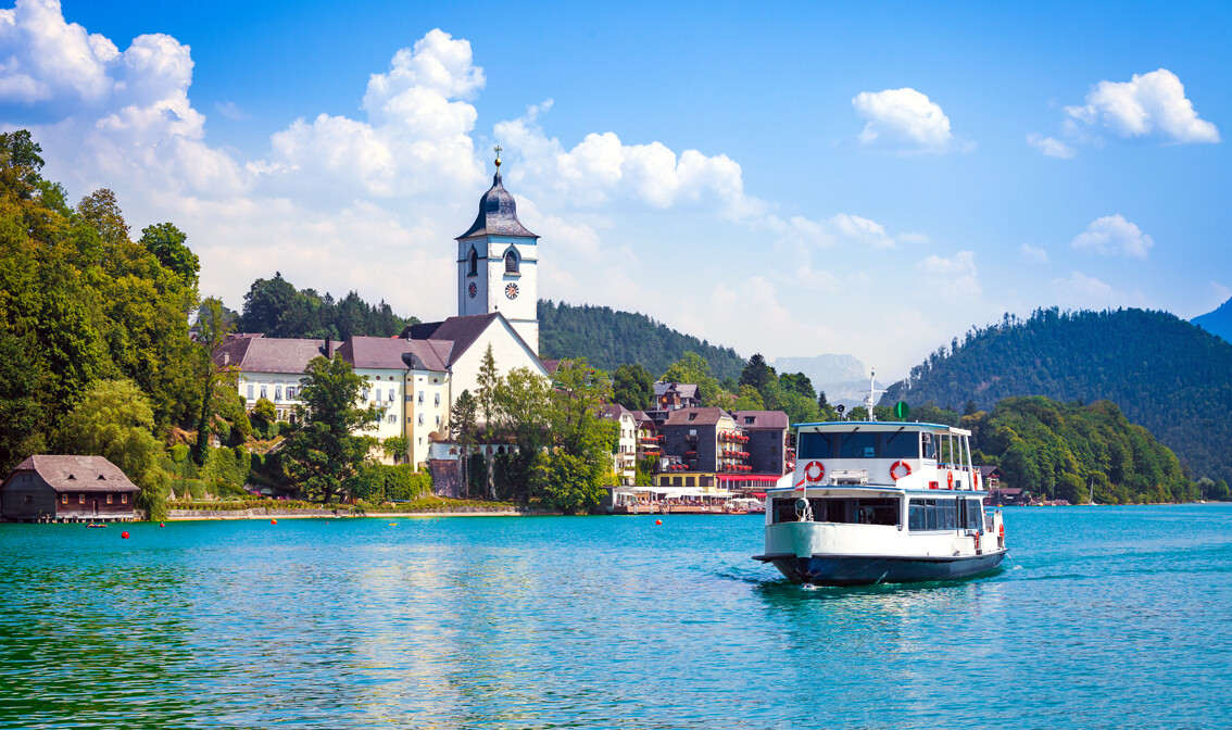 Austrija, Vodeni autobus koji prelazi Wolfgangsee