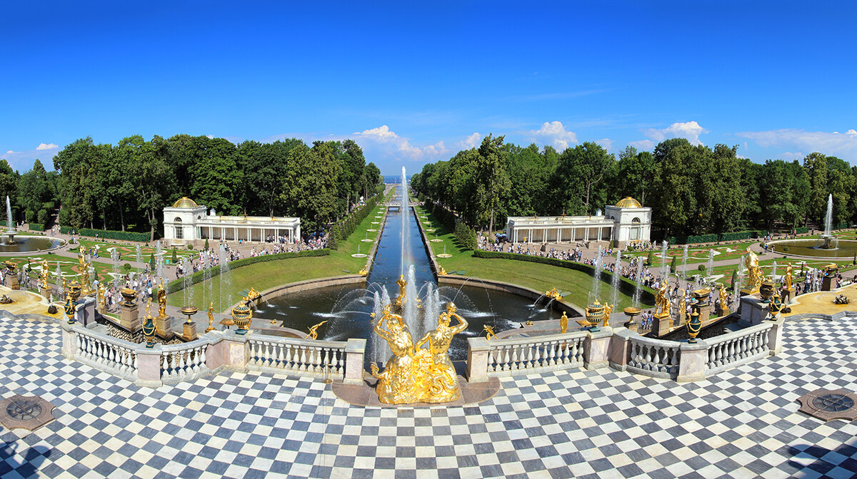 Fontana i vrtovi St.Peterhofa, putovanje Bijele noći St.Peterburga, garantirani polazak