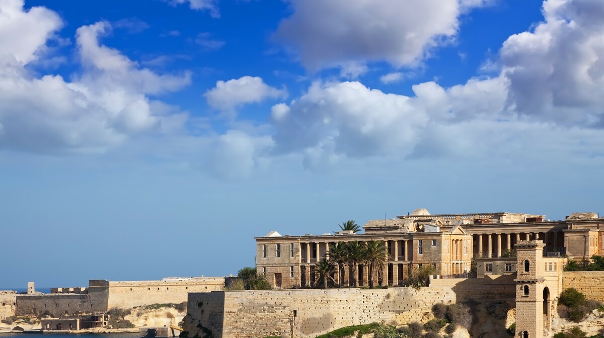 Zidine glavog grada Vallette, Nova godina na Malti, mediteran, posebnim zrakoplovom