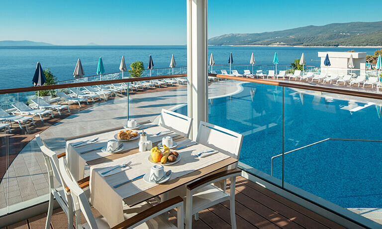 Rabac, TUI BLUE Bellevue Resort by Valamar, vanjska terasa restorana