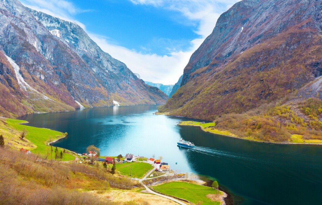 Norveški fjorovi, ljepota prirode, putovanje avionom, krstarenje