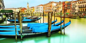 tradicionalne Venecijanske gondole, autobusna putovanja, Mondo travel, europska putovanja