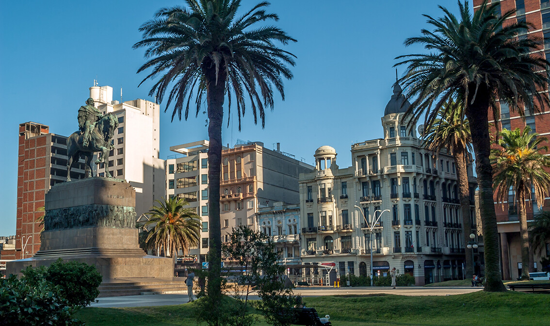 Urugvaj, Montevideo, Trg nezavisnosti, srce glavnog grada, daleko putovanje u Urugvaj, grupni polaci