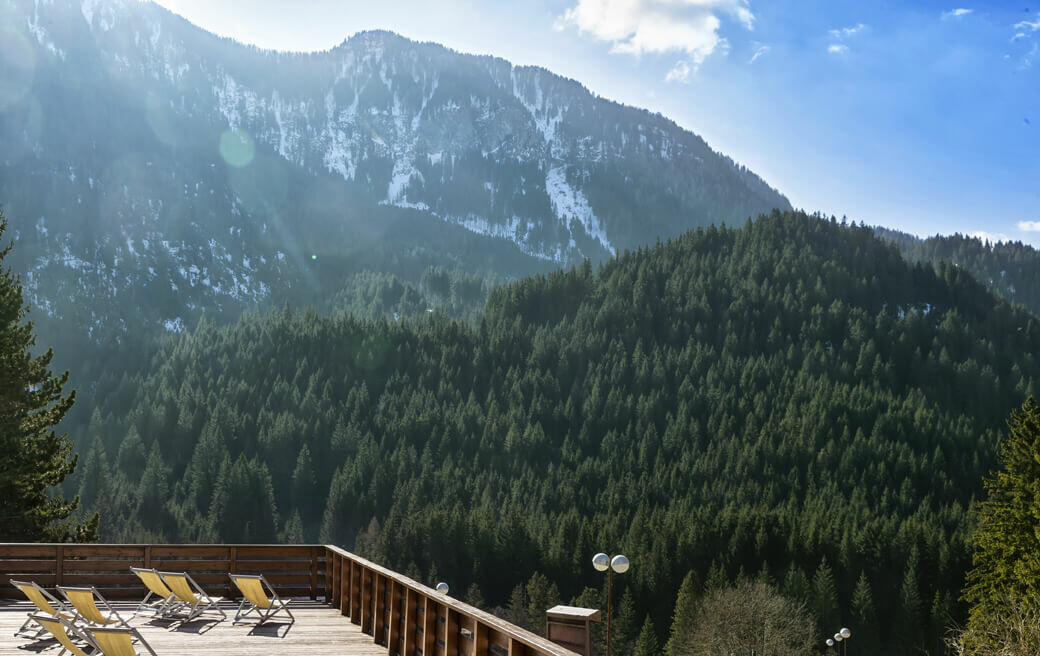 Skijanje u Italiji, Hotel Regina e Fassa, terasa za sunčanje