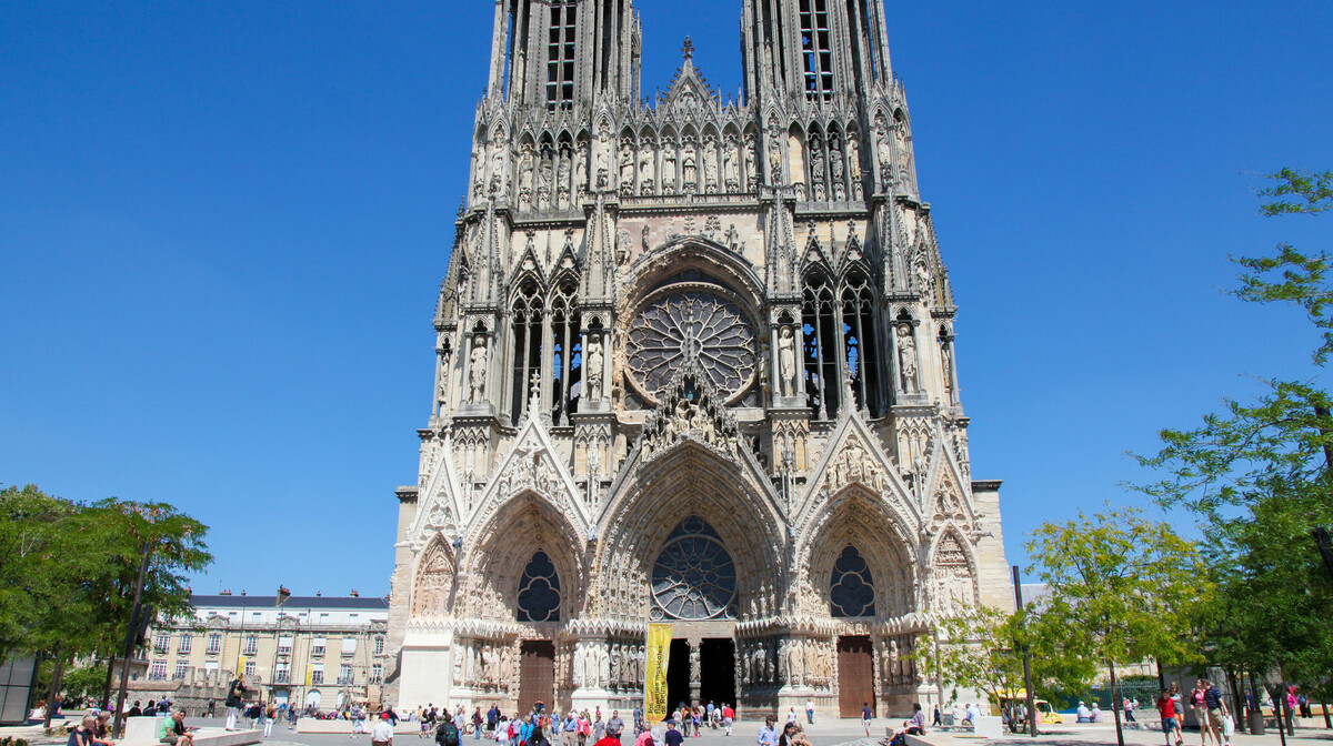 katedrala u Reimsu, putovanje francuska tura, champagne regija, europska putovanja zrakoplovom