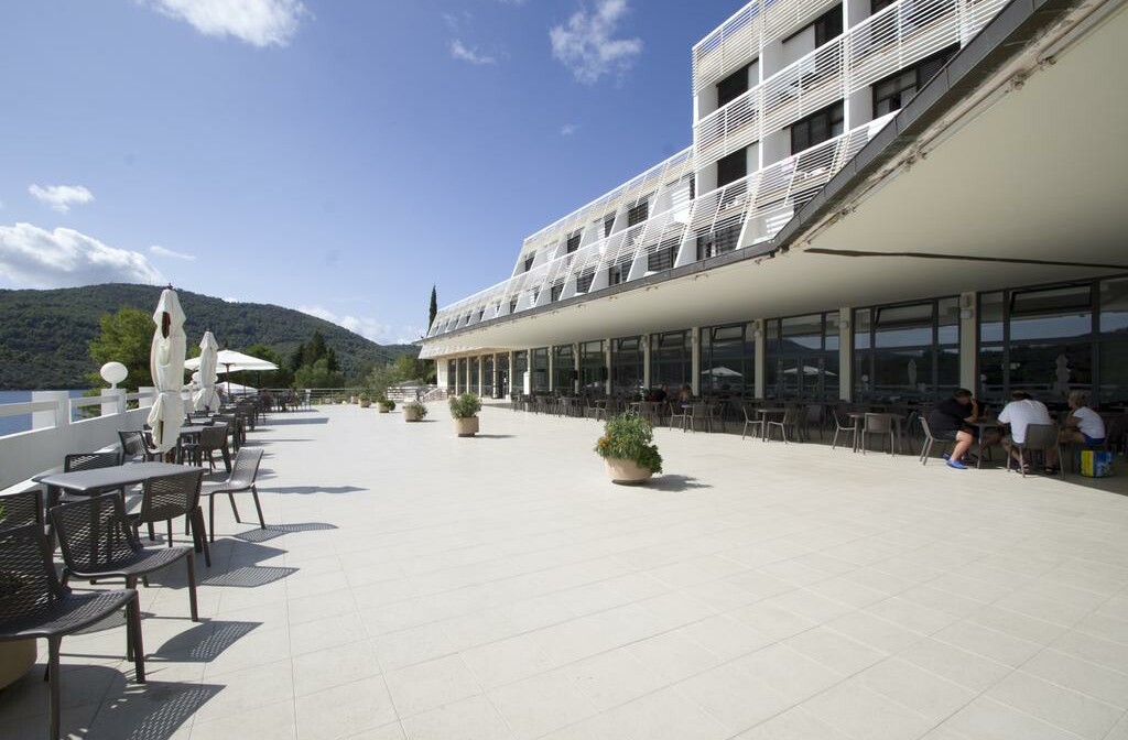 Otok Korčula, Vela Luka, Hotel Adria, terasa