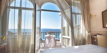 Hrvatska, ljeto, Opatija, hotel Milenij, balkon sa pogledom na more