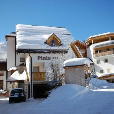 Skijanje u Italiji, Alta Badia, Apartmani Chalet Pinis, pogled izvana