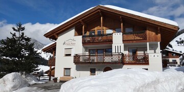 Skijanje u Italiji, Alta Badia, San Leonardo, Apartman Chalet Maria, pogled izvana