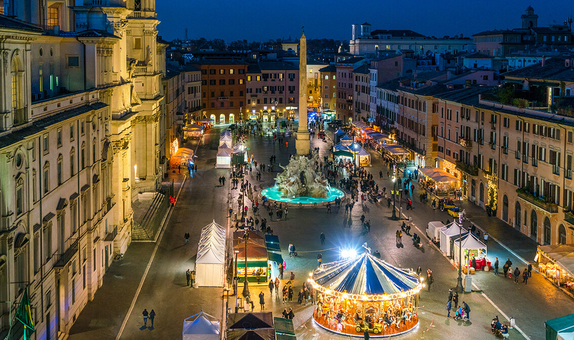 Božično ukrašena Piazza Navona, Advent, Rim, grupno putovanje