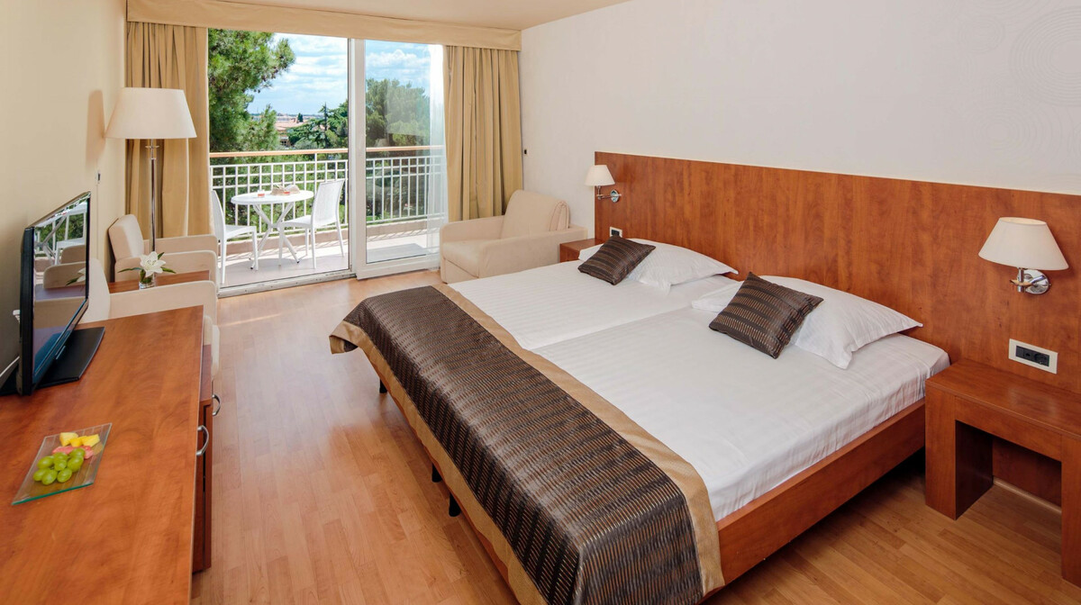 Hotel Sol Umag, classic soba, balkon, park strana