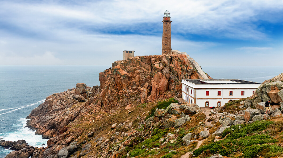 Svjetionik Cabo Villan na litici mora, putovanje u Galiciju, putovanje u Španjolsku