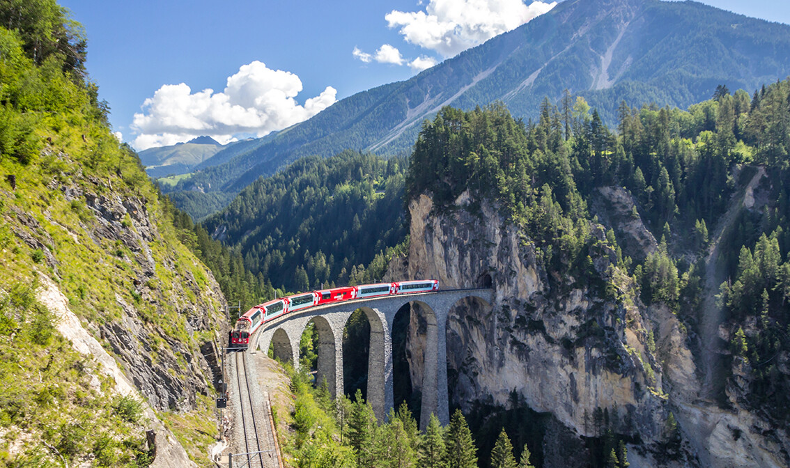 Željeznički vijadukt Landwasser u Švicarskim Alpama