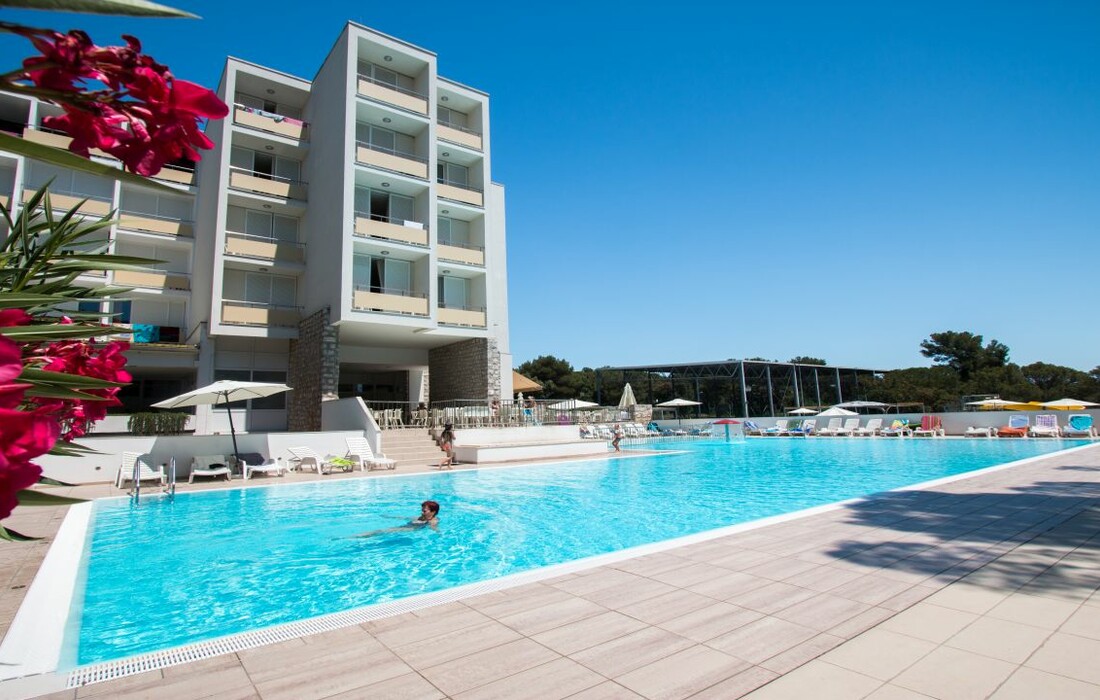 Biograd, Hotel Adria, vanjski bazen