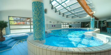 Skijanje i wellness u Sloveniji, Bled, Hotel Lovec, bazen