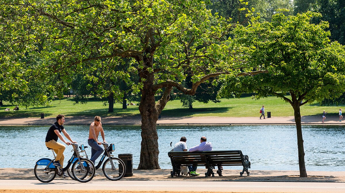 Opuštena atmosfera u Hyde parku, putovanje u London, mondo travel