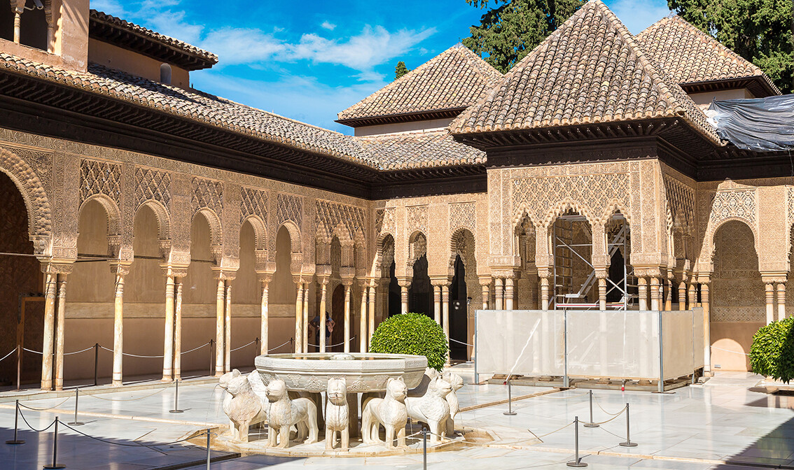 Zlatno dvorište u Alhambri, Granada, putovanje Andaluzija, vođene ture, putovanje avionom