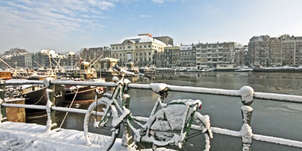Bicikl u snijegu na putovanju u Amsterdam, Amsterdam zrakoplovom grupno putovanje