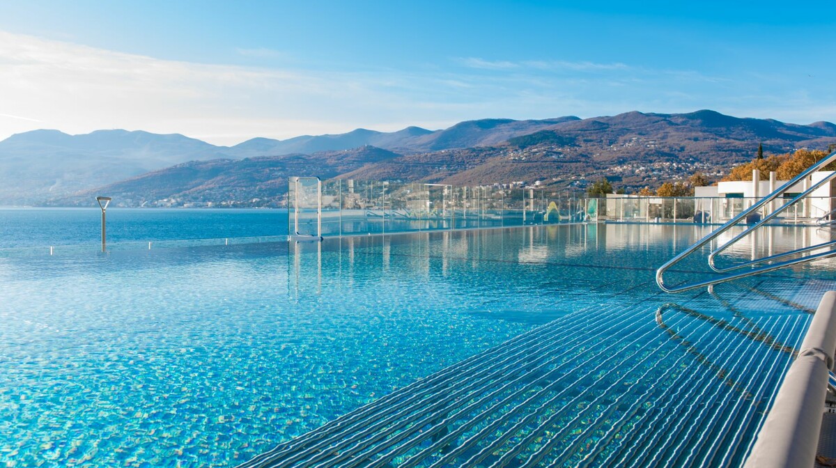 Hilton Rijeka Costabella Beach Resort & Spa, vanjski bazen