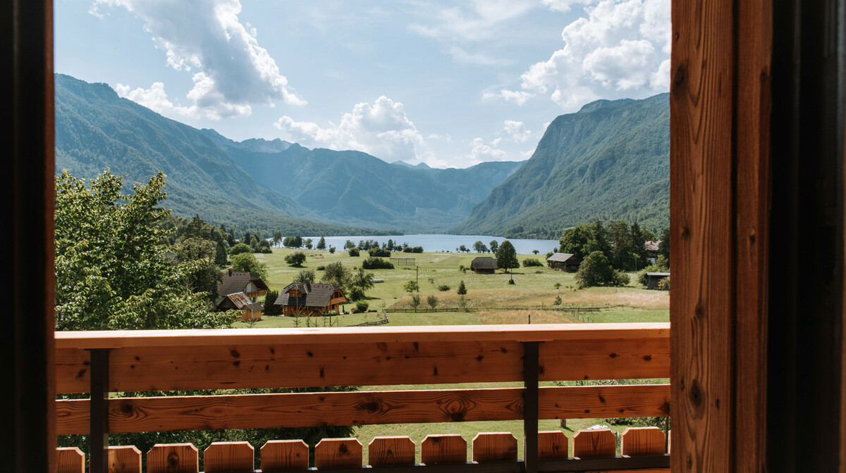 Slovenija, Bohinj, Apartmani Triglav, soba sa pogledom na Bohinjsko jezero