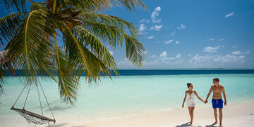 Maldivi, Biyadhoo Island, romantična šetnja