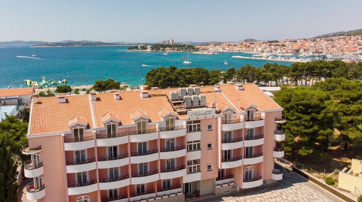 Vodice, Hotel Miramare