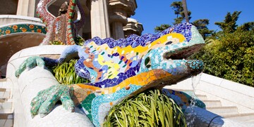 Gušter u parku Guell, putovanje u Barcelonu, krstarenja mediteranom