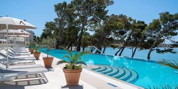 Valamar Meteor hotel infinity pool