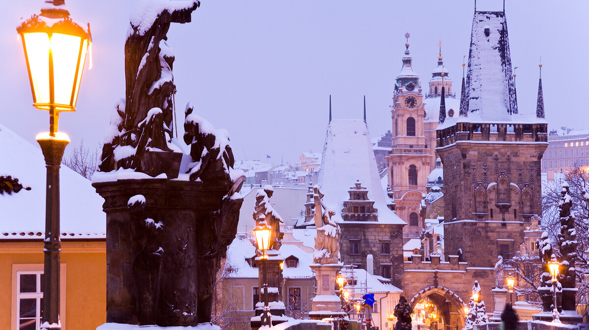 Karlov most pod snijegom, putovanje u Prag