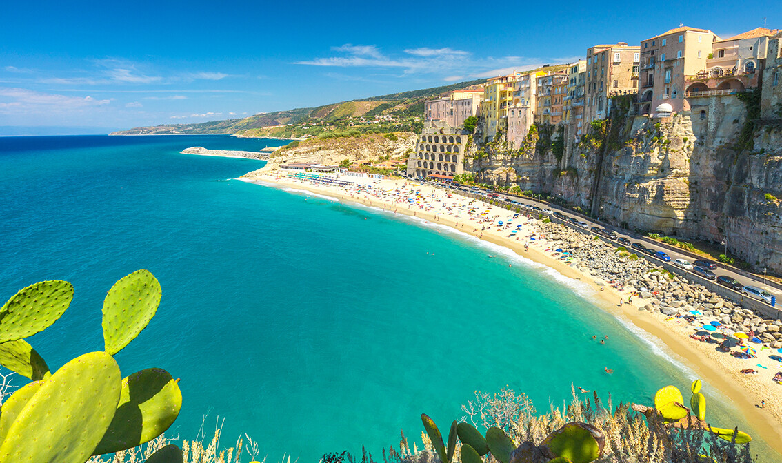 Kalabrija, grad i plaža Tropea