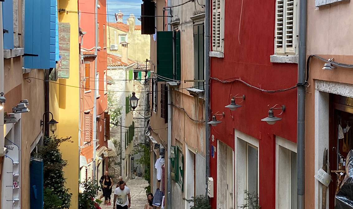 Rovinj, ulica Grisia, mondo travel , garantirani polasci