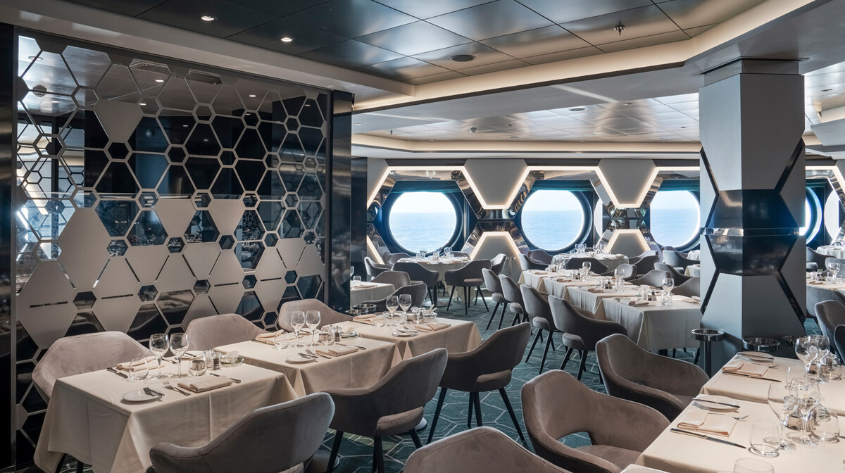 MSC World Asia, EsagonoHexagon Restaurant