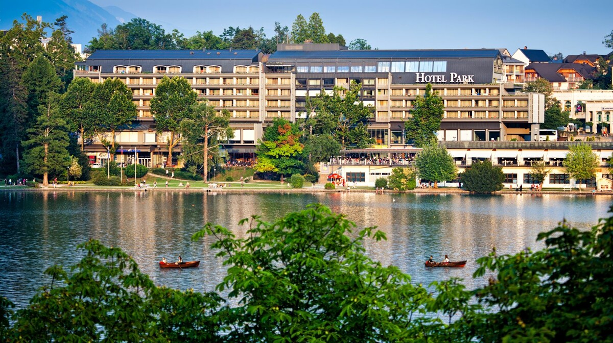 Skijanje i wellness u Sloveniji, Bled, Hotel Park, pogled na hotel