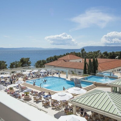 Tučepi, Bluesun hotel Alga, pogled sa balkona na bazene