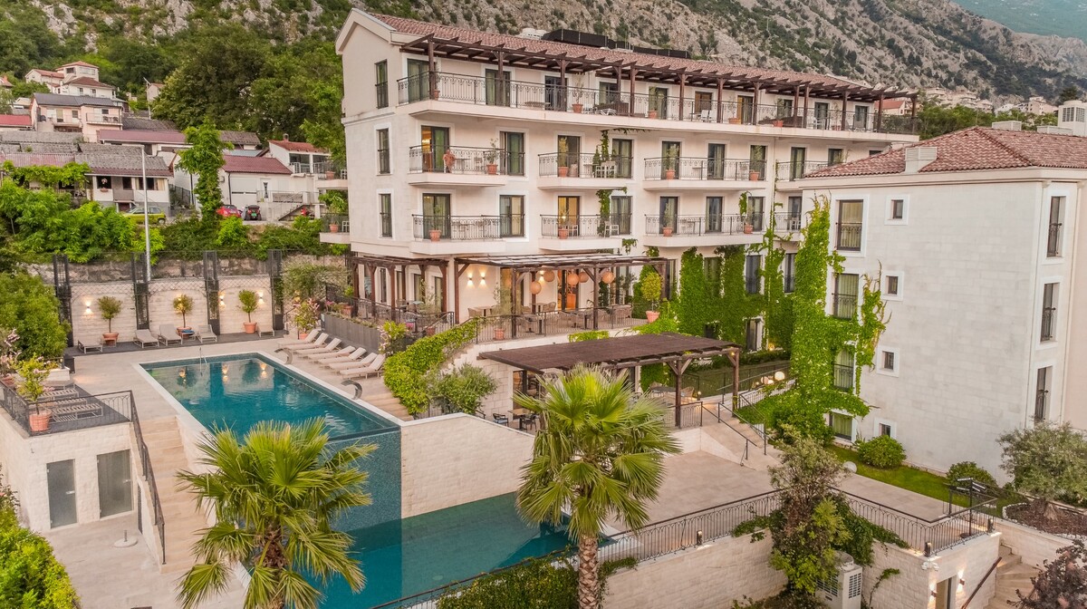 Huma Kotor Bay Hotel 