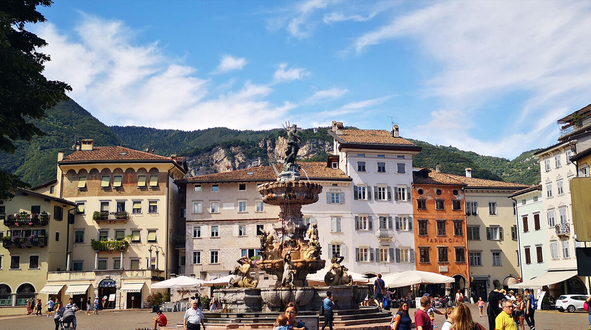 Neptunova fontana, putovanje Dolomiti i planinska bajka, Trento, mondo travel