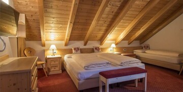 Skijanje u Italiji, Alta Badia, Colfosco, Residence Elisa, primjer spavaće sobe