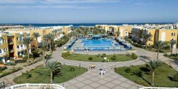 Hurghada last minute, Sunrise Garden Beach Resort, panorama hotela i bazena
