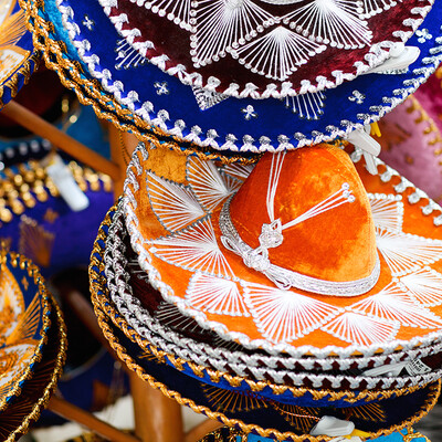 tradicionalni šareni šeširi sombrero,  Mondo travel, daleka putovanja, garantirani polazak