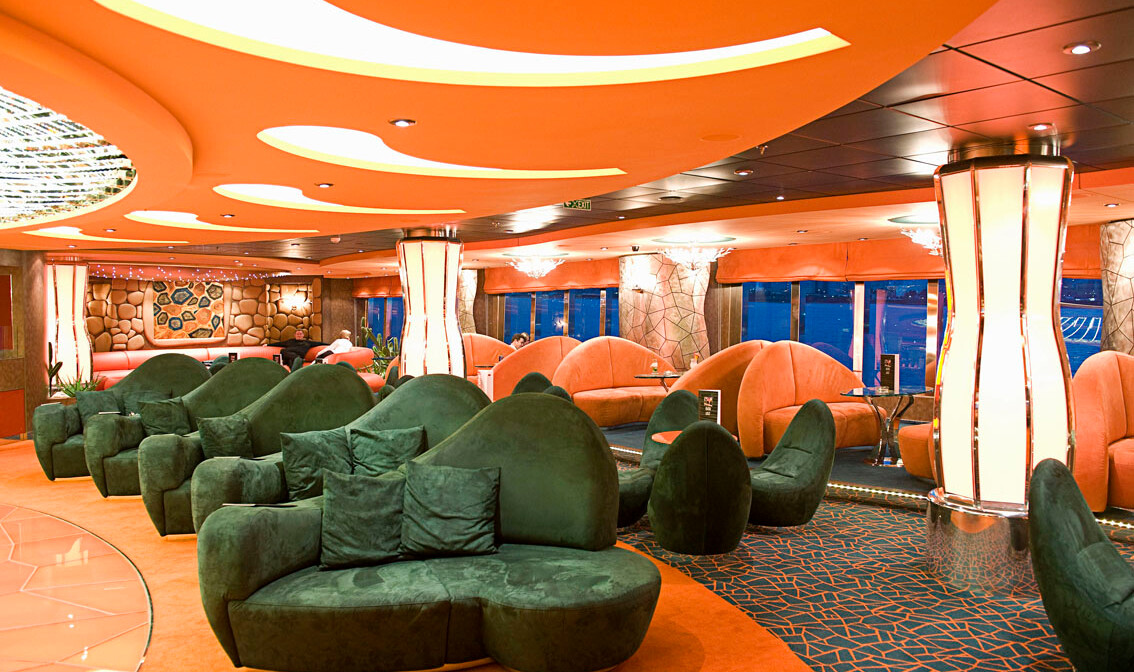 MSC Fantasia, L'Insolito Lounge