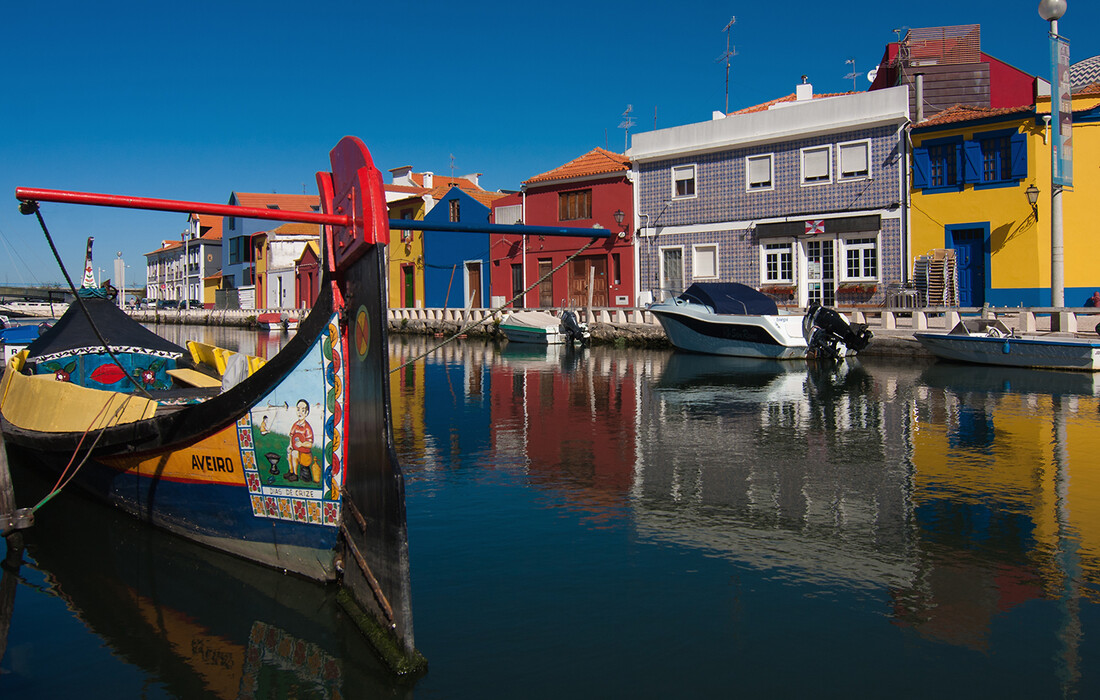 Šarene kuće na kanalima u Aveiru, putovanje u Portugal