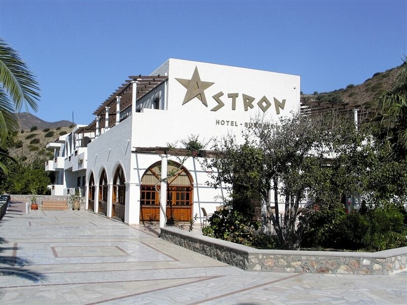 zrakoplovom Karpatos, Pigadia, Hotel Astron, pogled na hotel