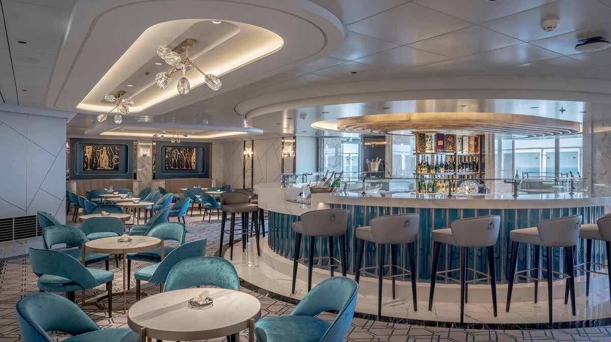 MSC World Asia, bar