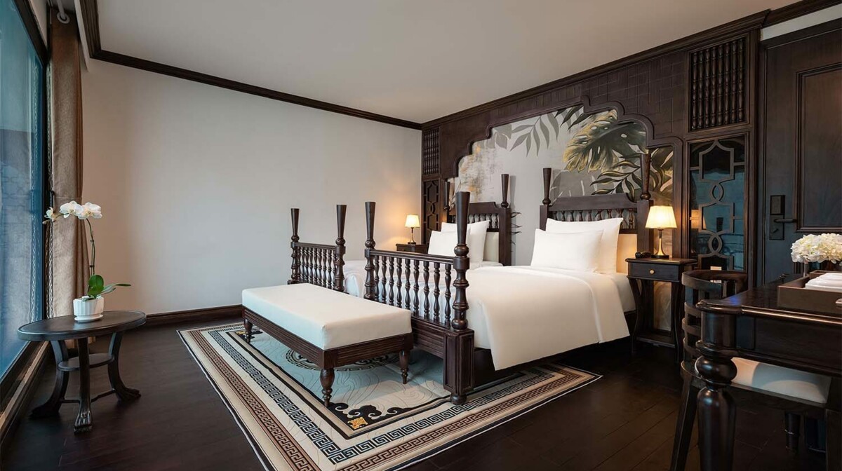 VENUS Senior – Private Jacuzzi & Balcony