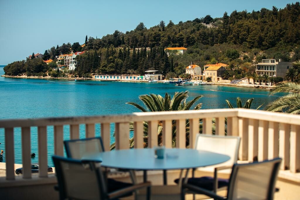 Otok Korčula, Vela Luka, Hotel Korkyra, terasa pogled more